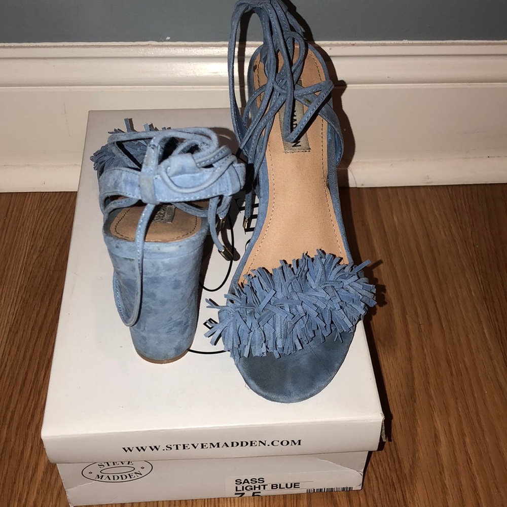 Steve Madden “Sass” light blue fringe heel